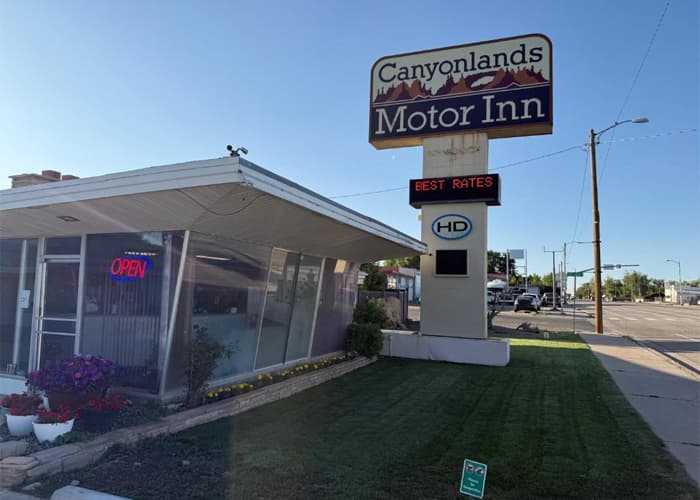 Your Home Base for Canyonlands Adventure: Stay at Canyonlands Motor Inn